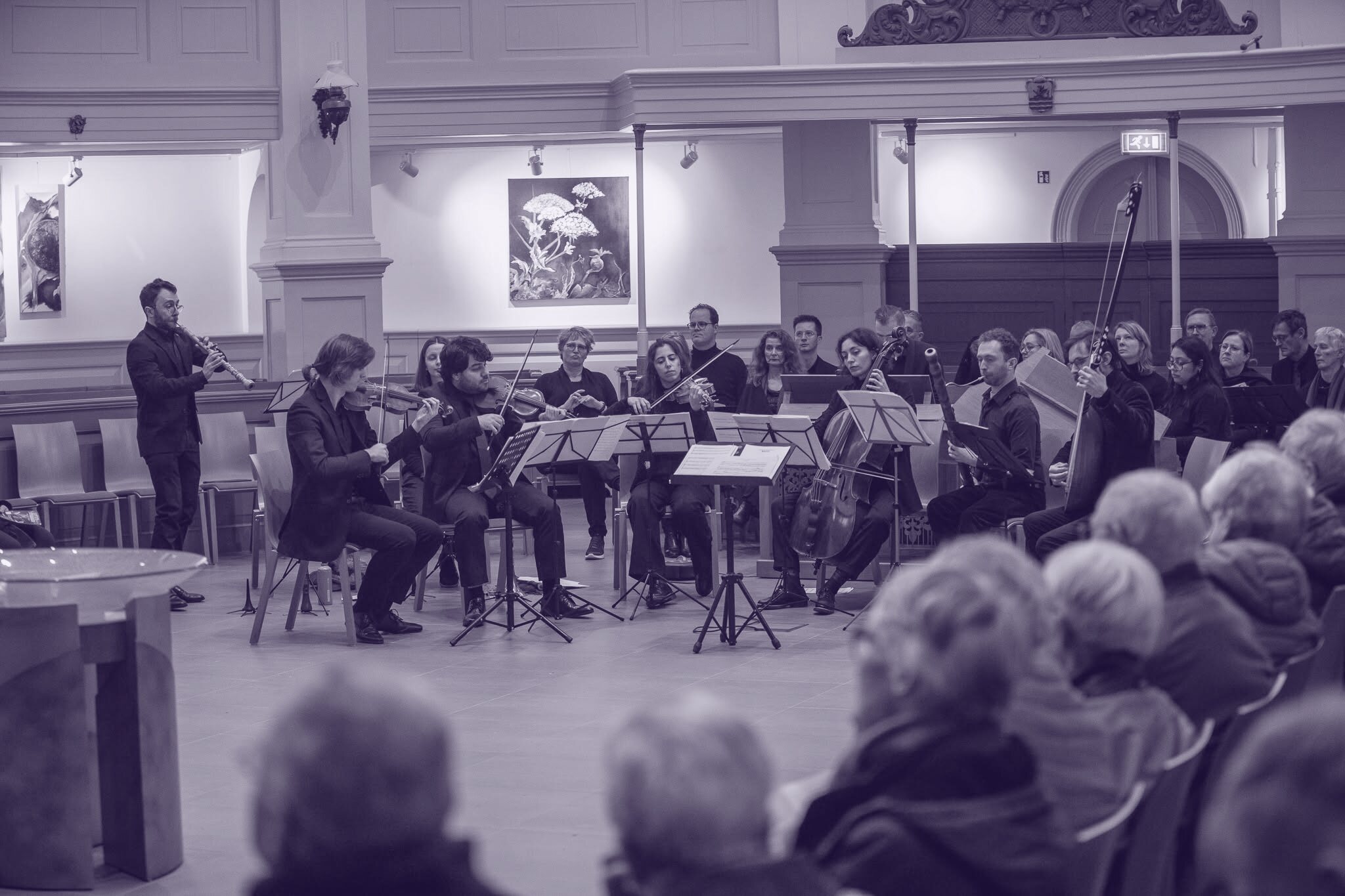 De Cantatekaravaan speelt voor een volle zaal in Wolphaartsdijk