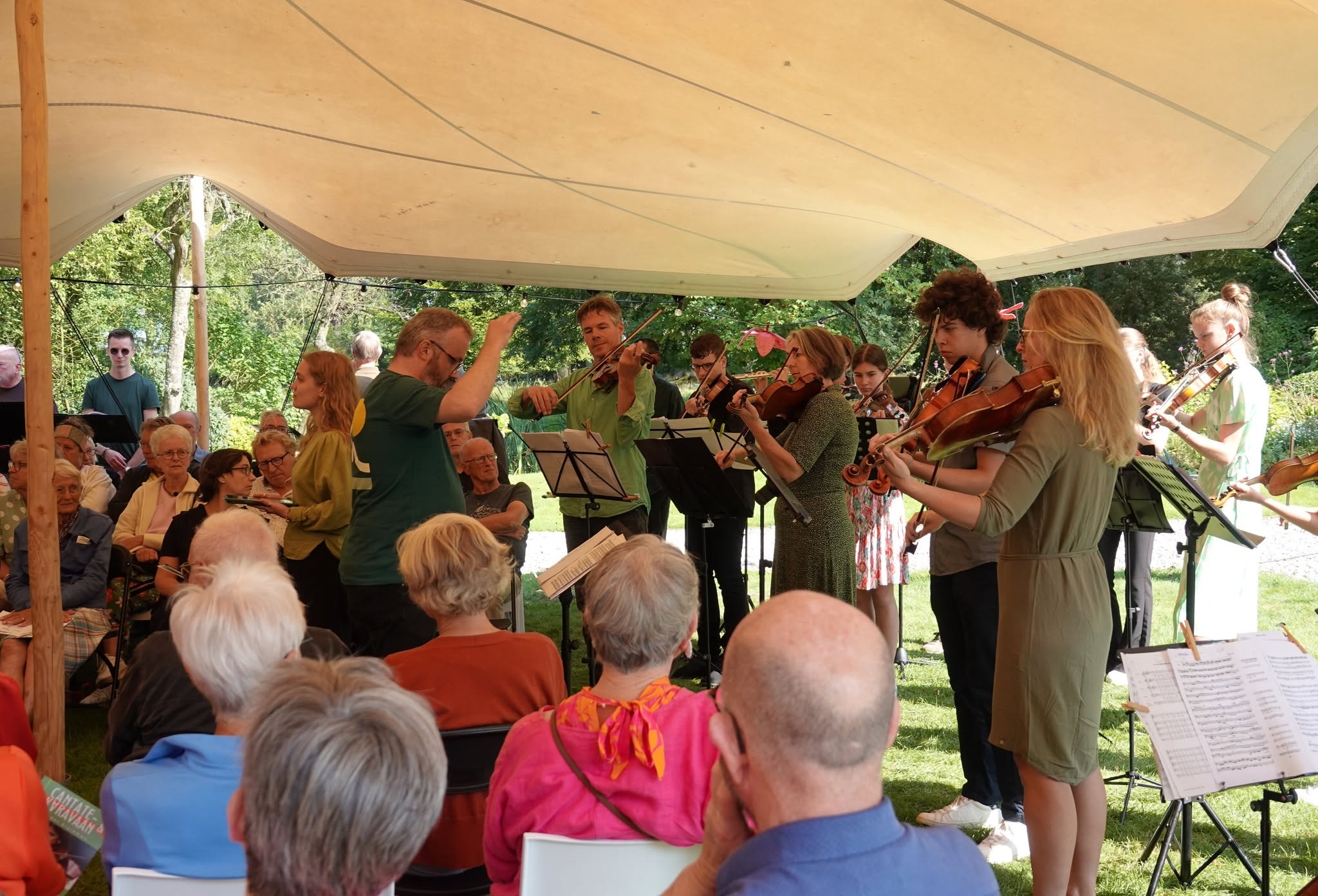 Concert onder de bomen — Cantatekaravaan
